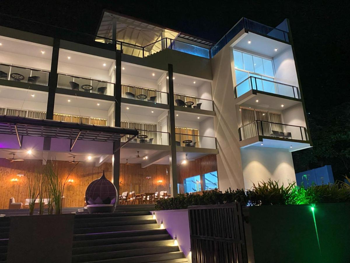 Mazarine Surf Suites Hiriketiya Dikwella Exterior foto
